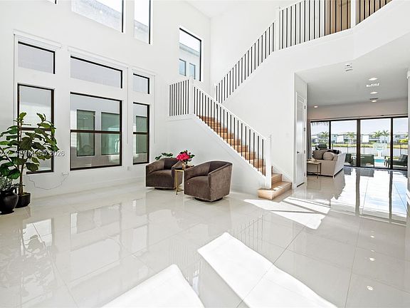 4th image of 8185 Crystal Downs Ave