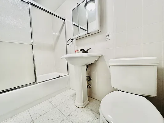 Rented by Nolita Group | media 18