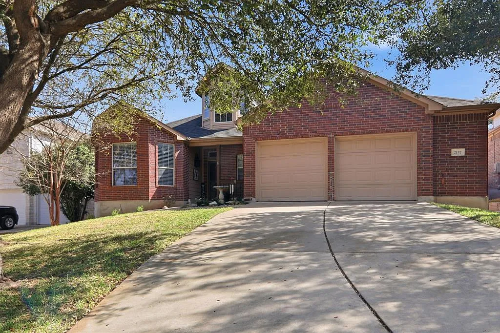 5 bed, 3.5 bath, 2953 sqft, $2,700 — Photo 1