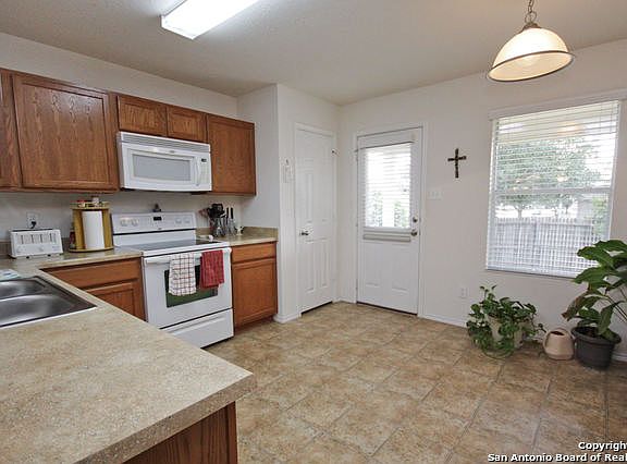 5th image of 8030 Oakmont Downs