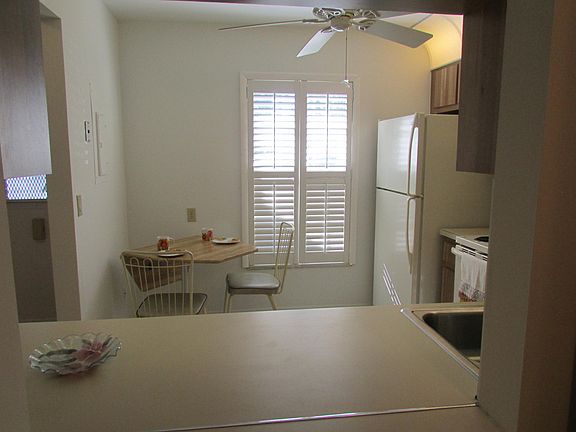 4th image of 505 Holyoke Ln #A