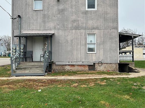 3rd image of 402 N 1st St S