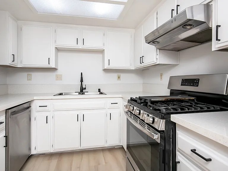 44200 Kingtree Ave #50 — Photo 2