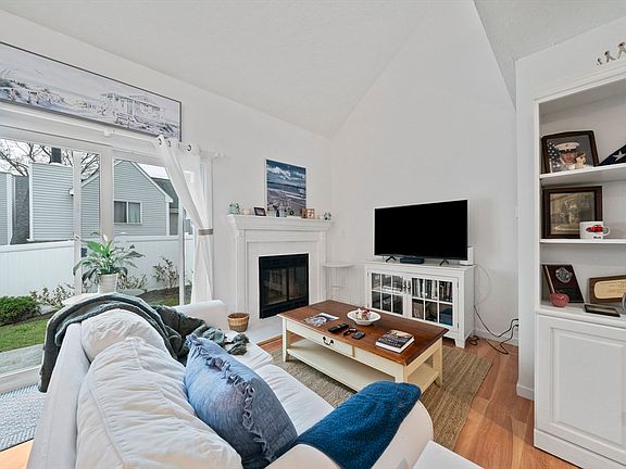 5th image of 199 Lake St Unit 23