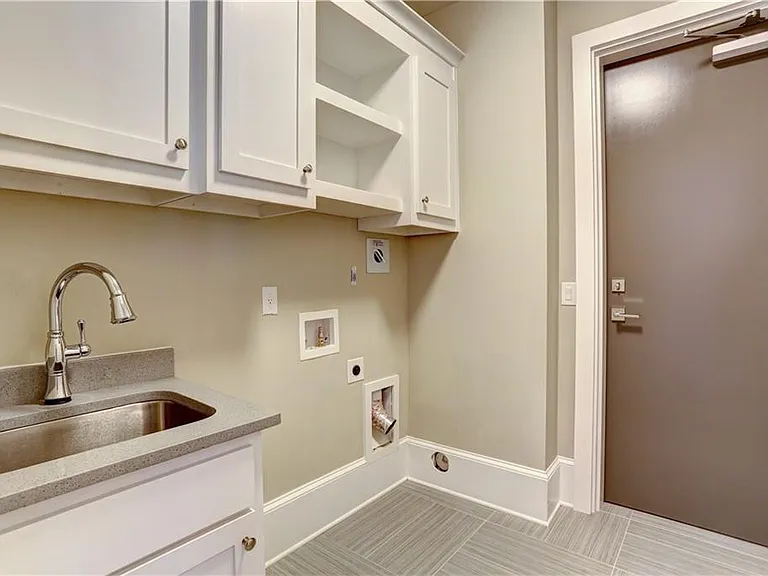 12600 Marstrow Dr #B — Photo 11