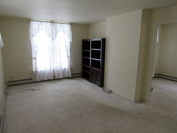 3rd image of 5 Charles St