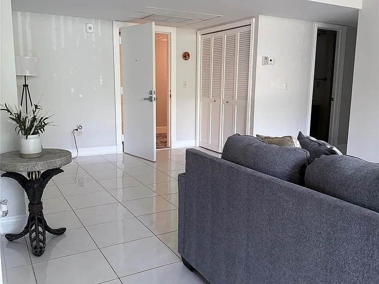 859 Jeffery St #1040 — Photo 15