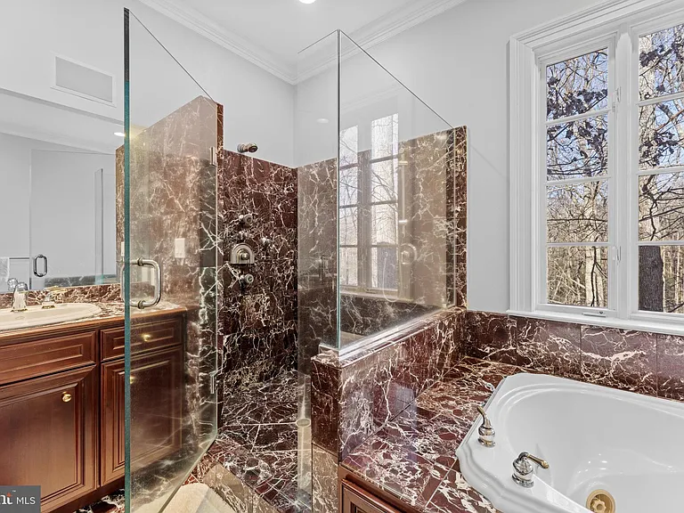 8541 Old Dominion Dr — Photo 47