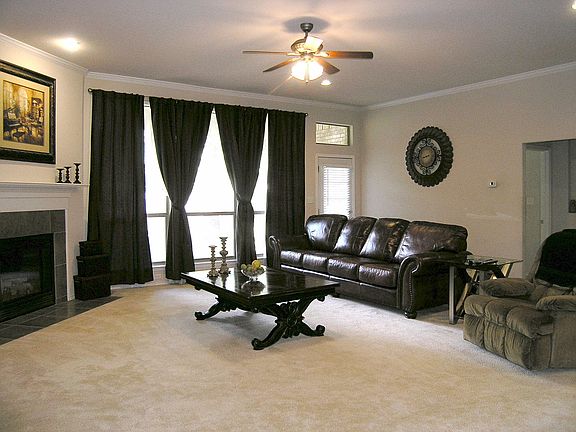 4th image of 4512 Lindberg Dr