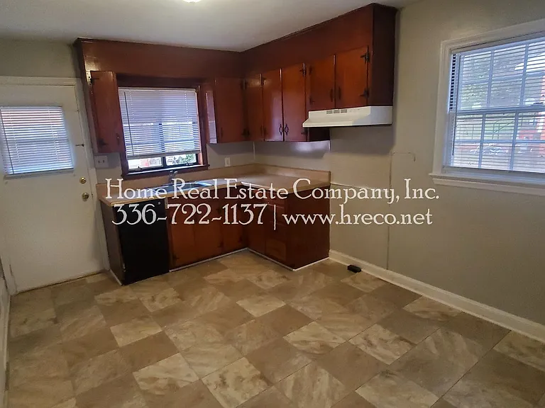 1609 W Northwest Blvd — Photo 5