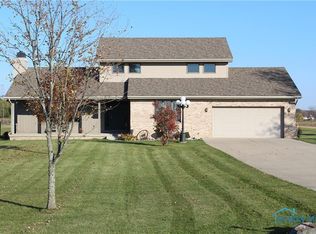 2105 Mathews Rd, Northwood, OH 43619