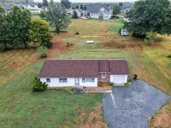 219 Mexico Rd, Wentzville, MO 63385