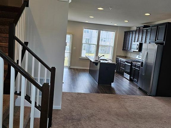 5th image of 1012 Flester Ln