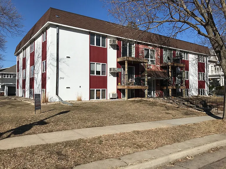 201 N Summit Ave — Photo 17
