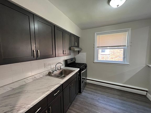 2nd image of 533 McKinley St #B