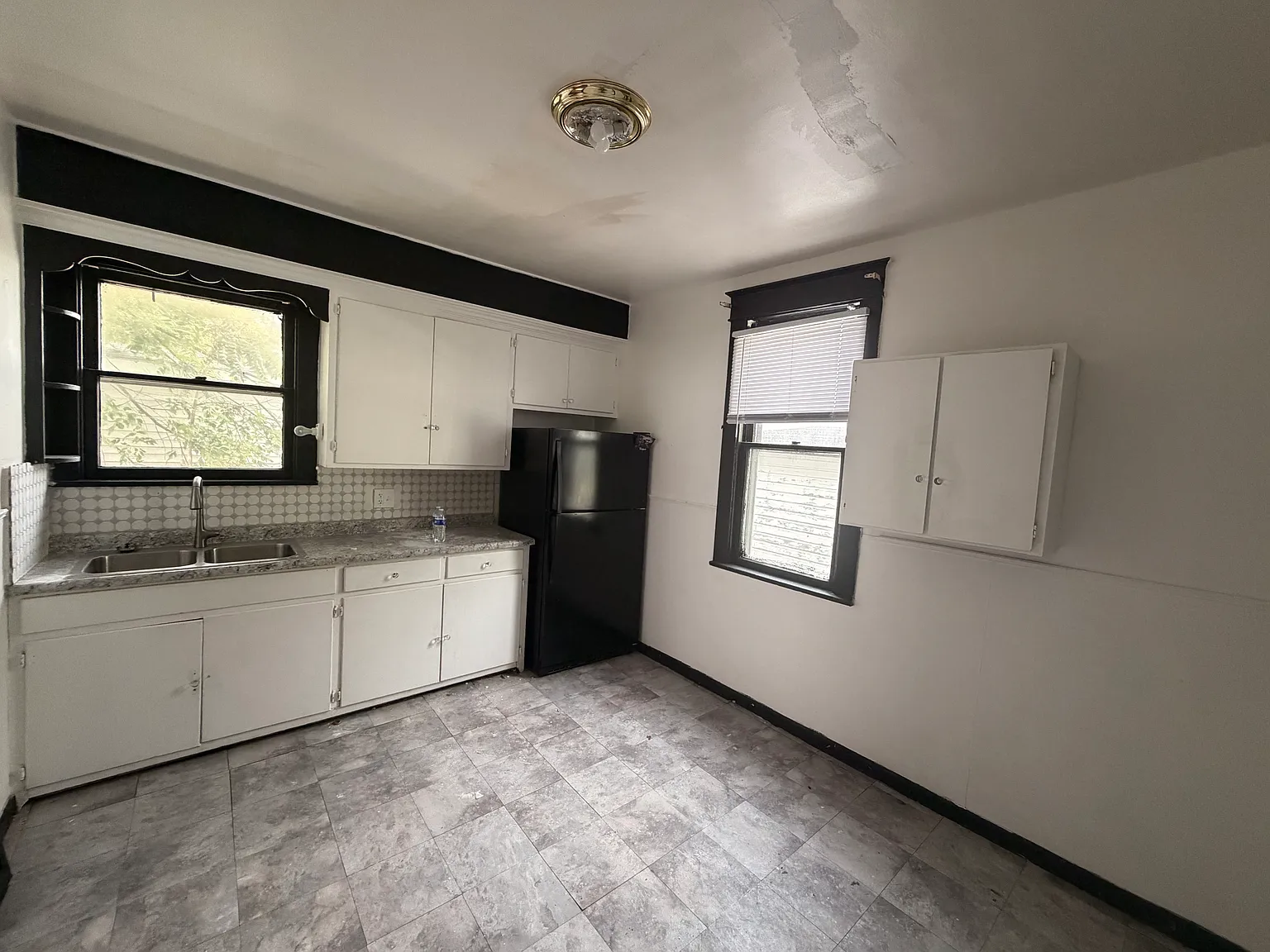 3 bed, 1360 sqft, $1,200 — Photo 3