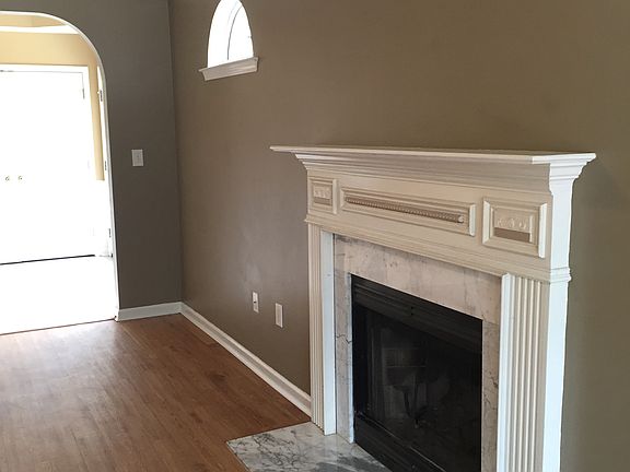 2nd image of 220 Hidden Creek Dr