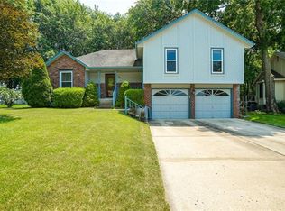 1631 SE Boone Trl, Lees Summit, MO 64063