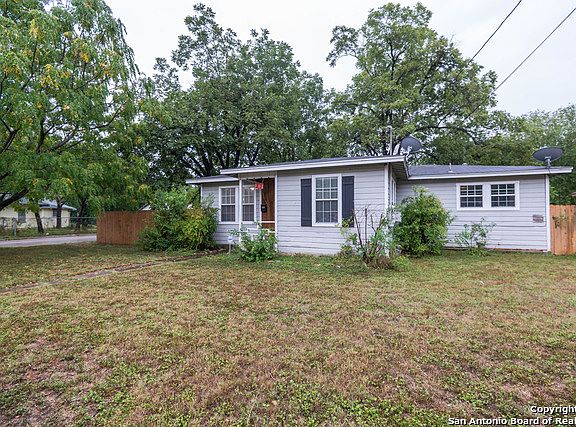 3rd image of 302 Kendalia Ave