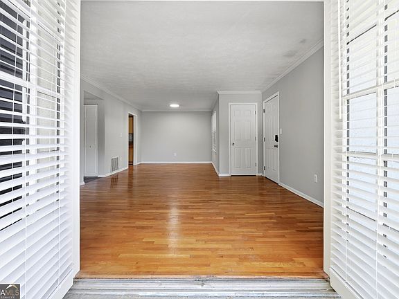 2nd image of 1150 Collier Rd NW #4C