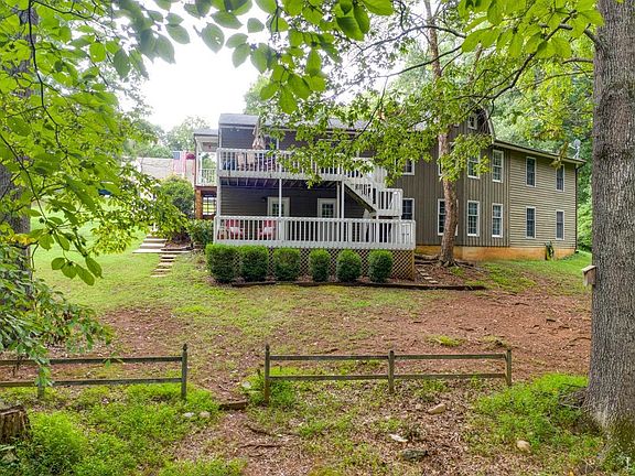 4th image of 228 Ivy Dr