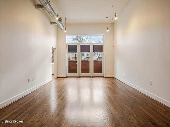5th image of 639 E Jefferson St Unit 108