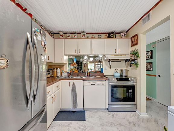 5th image of 814 Banks Road