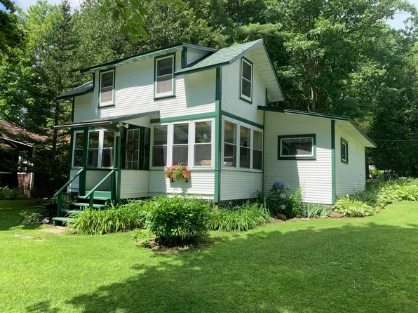 123 Lakeshore Dr, Willsboro, NY 12996