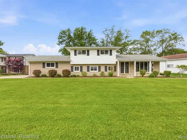 1334 Beemer Ct, Oxford, MI 48371