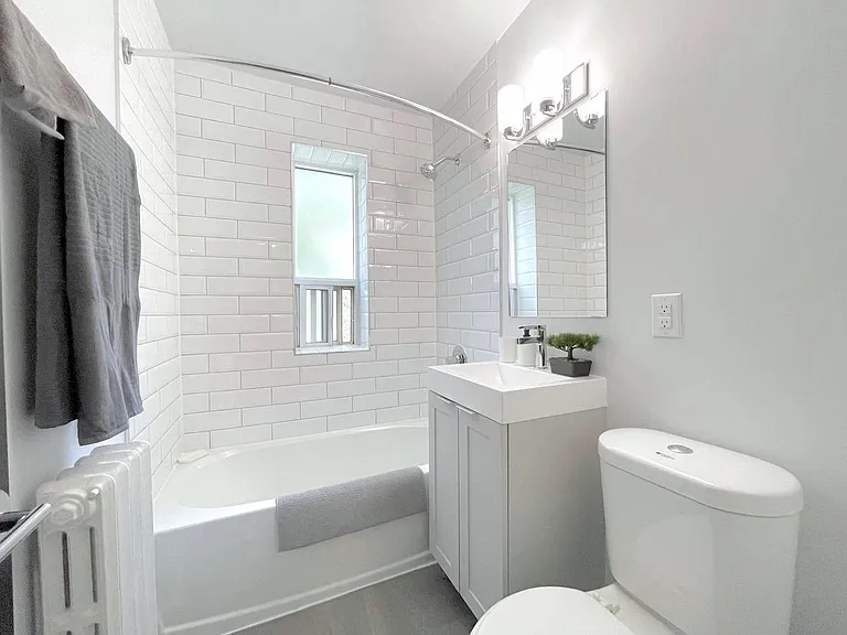 140 Kingston Rd #204 — Photo 8