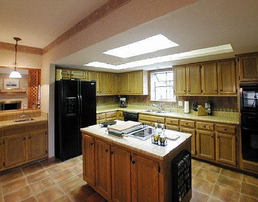 4th image of 2806 QUAIL OAK