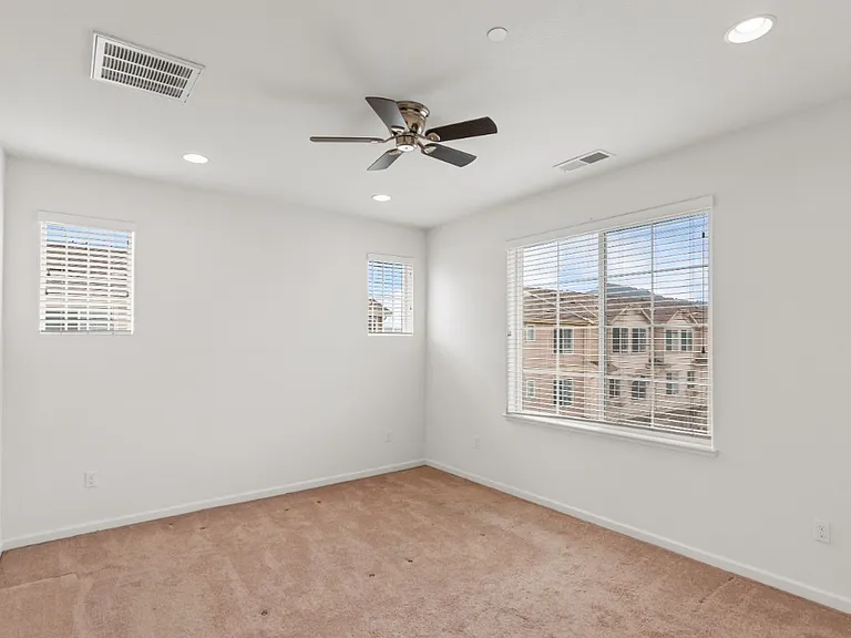 131 Sapphire Ln — Photo 13