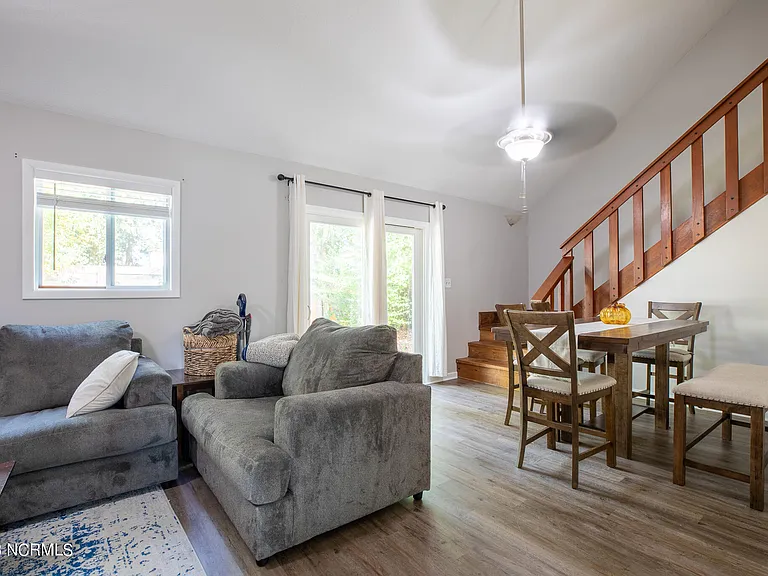 204 Doris Ave E — Photo 8