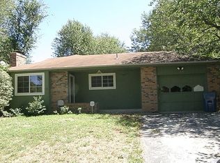 1134 S Oak Park Dr, Springfield, MO 65802