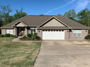 150 Emory Dr, Decatur, AL 35603