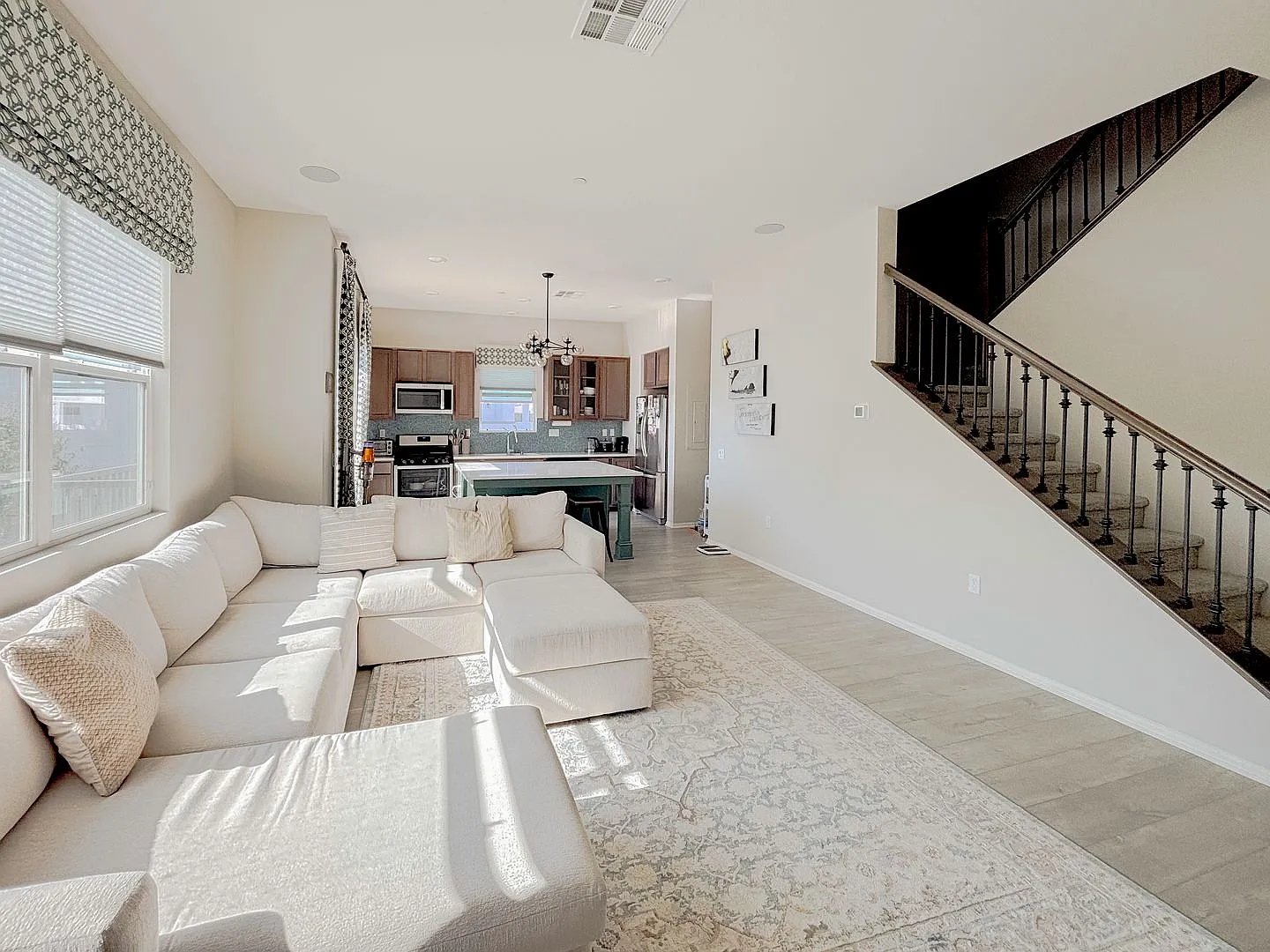 Exquisite 2 Bedroom Townhome In The Heart Of Otay Ranch For Rent! — Photo 4