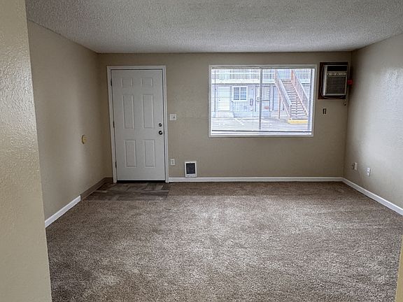 2nd image of 427 Hewitt Ave #9