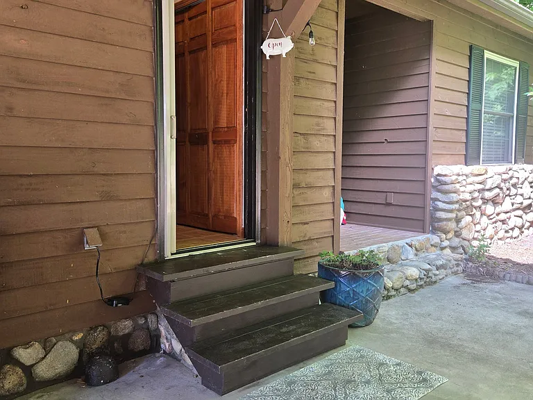 933 Henry Dingus Way — Photo 4