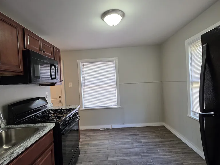 12 Hilltop Rd #R1 — Photo 10