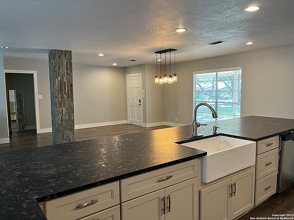 2nd image of 719 FIREFLY DR