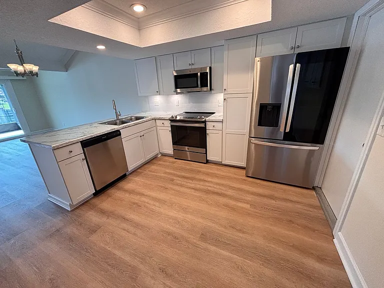 7823 Fawn Brook Cir E — Photo 8