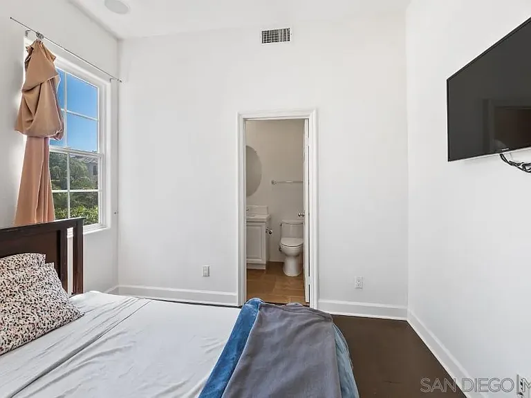 9230 Island Pine Way — Photo 34
