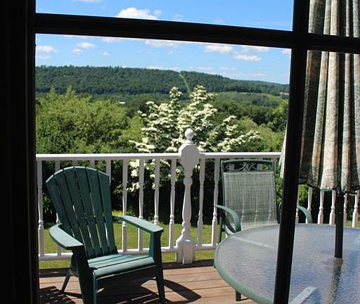 3rd image of 14 Beechwood Ln