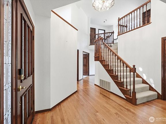5th image of 14037 205th Avenue NE