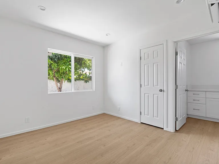 3118 W 109th St #3-4 — Photo 16