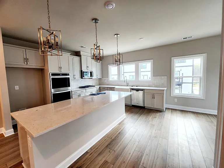 1054 Knoxboro Ln — Photo 8