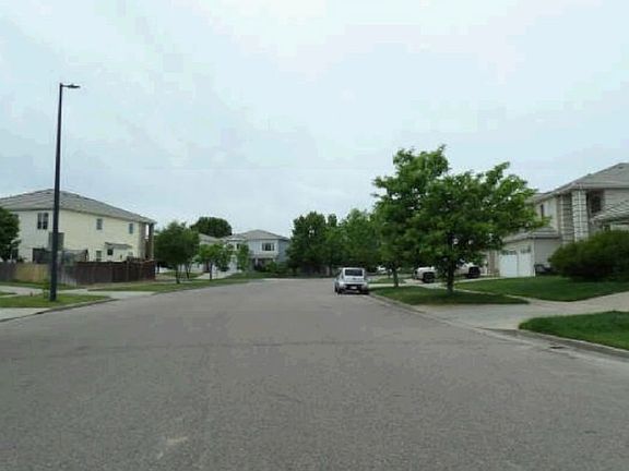 Exterior Neighborhood (street photo)