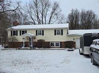 11 Rock Rd, Chatham, IL 62629