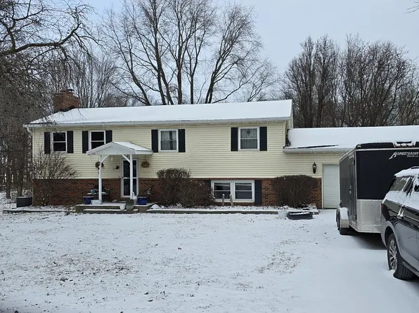 11 Rock Rd, Chatham, IL 62629