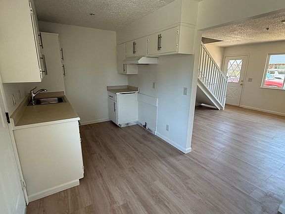 3rd image of 1323 Edwards Ave APT B